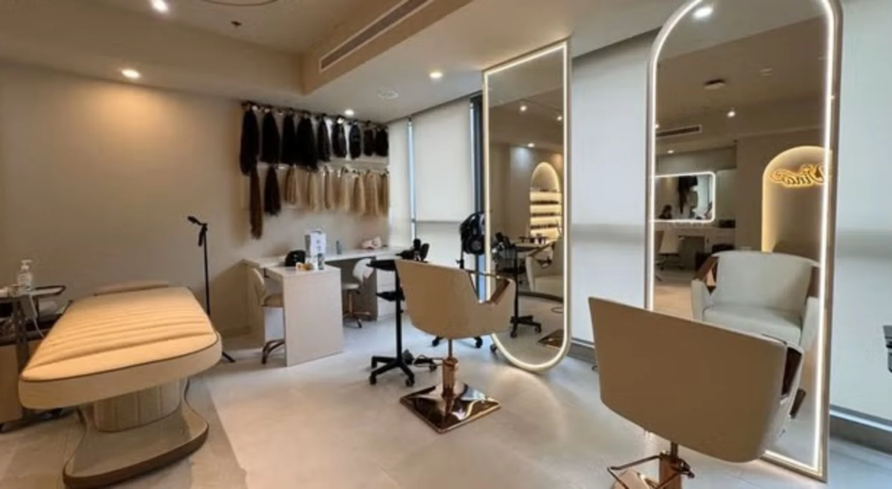 Vina Luxury Beauty Salon image 2
